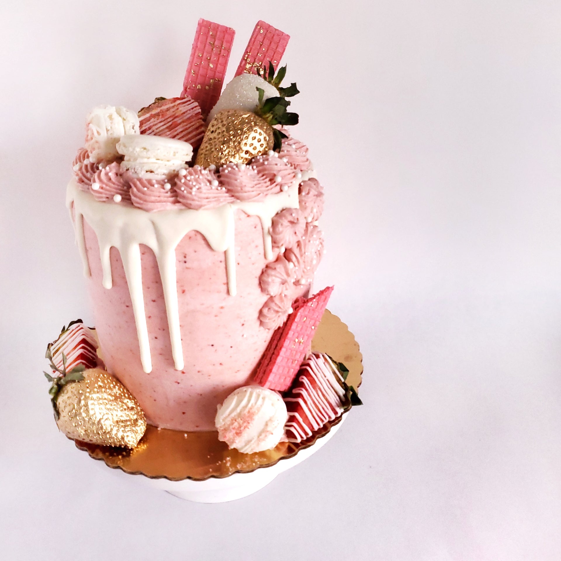PM Delights Strawberry Champagne Heart-Shaped Cake - Bergdorf Goodman